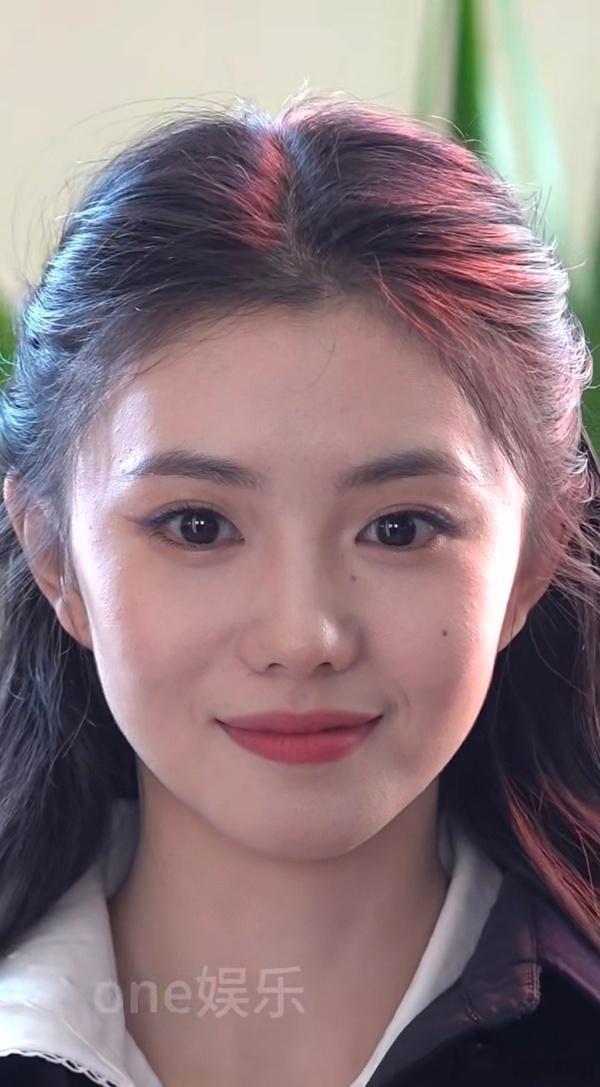 刘浩存今天MiuMiu活动，小公主眼睛亮亮的