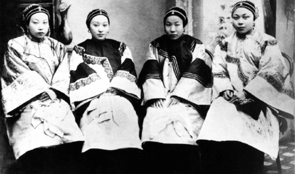一匹好马，能换什么？在唐朝，答案是：一个活生生的女人。书生鲍某有个如花似玉的小妾