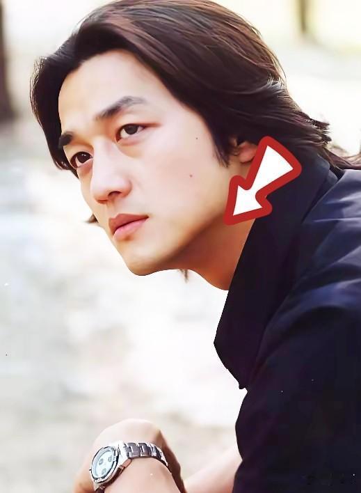 李亚鹏这次算是踢到铁板了！昨天带货“霞湖世家”直接现场翻车。这回不是李亚鹏演