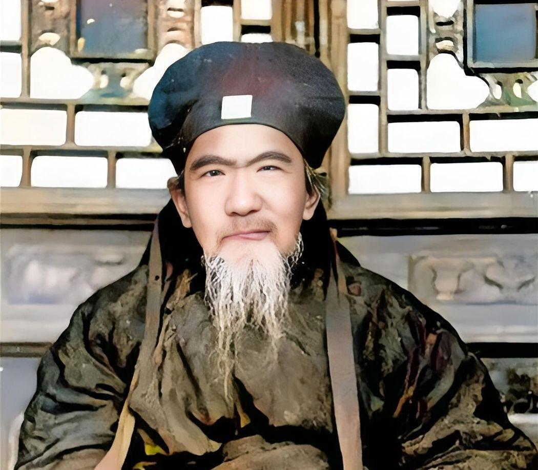 图片上这位就是大名鼎鼎西北传奇人物牛兆濂，1929年陕西大饥荒，牛兆濂70高龄四