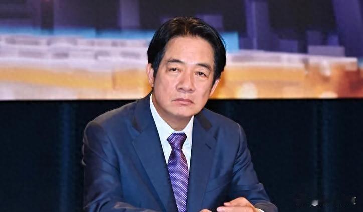 海牙一纸裁决寄到台北，赖清德没说话，郑丽文先说“亲人”。2026年2月4号那天