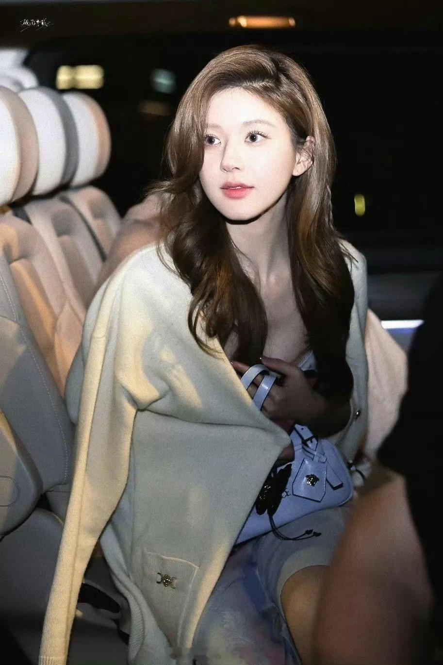 网传恋人明天空降不是还没拍完吗？怎么播啊