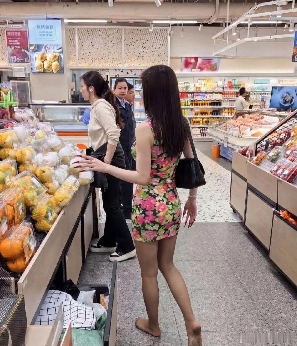 这真是来超市买东西的？