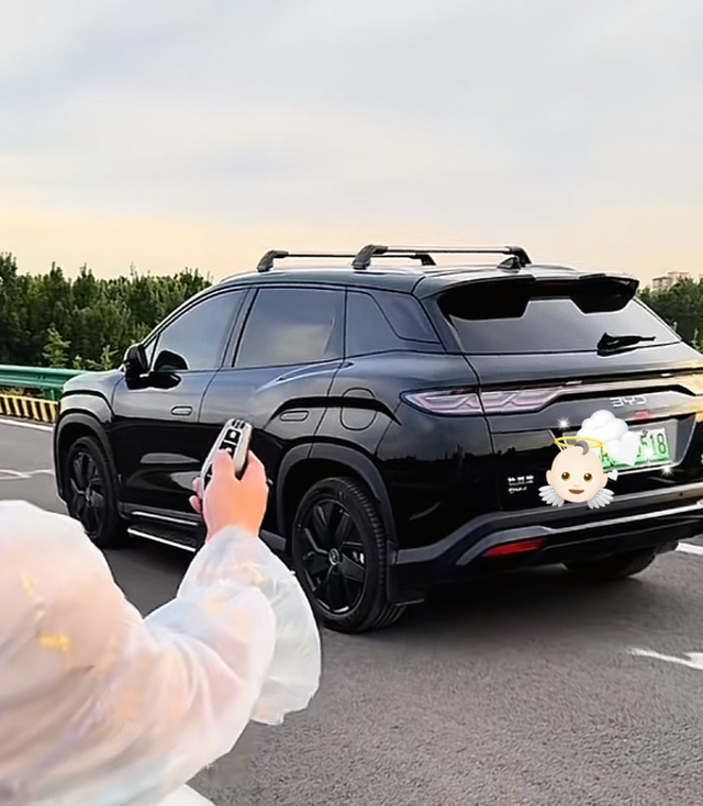 有没有被黑色宋LDmi智驾版吸引1、买车时想买空间大、油耗低的，不知道具体买哪