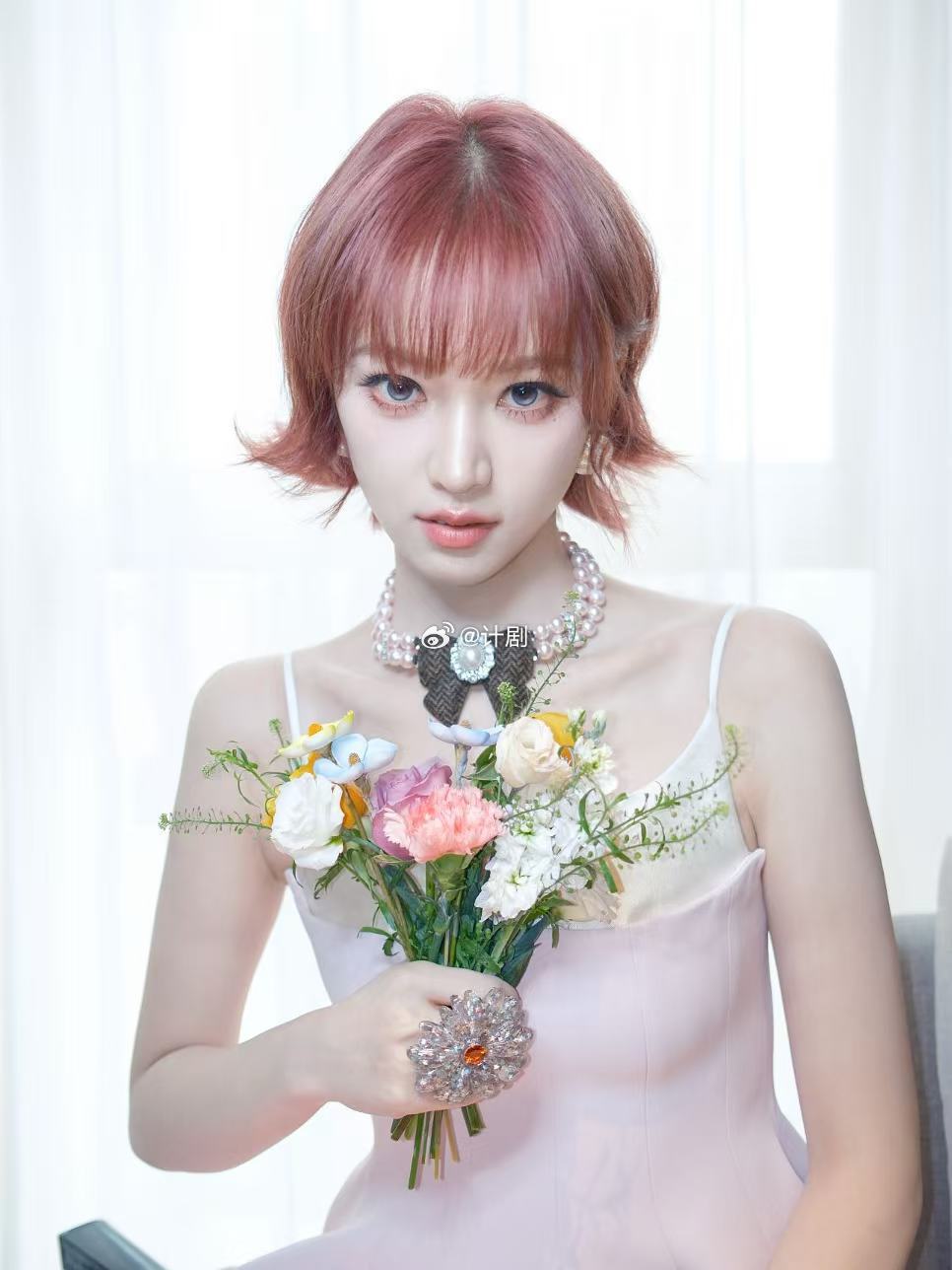 黄灿灿我假唱过她说的时候可能没意识到这是直播，但观众意识到了并且笑疯了。黄灿