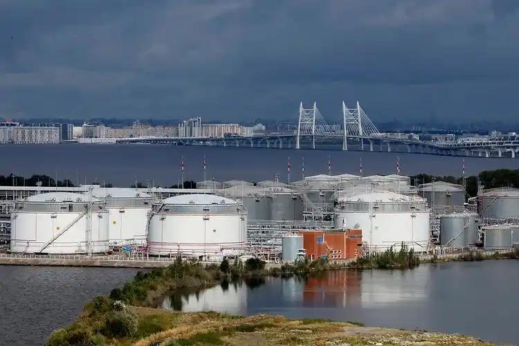 中东原油价格飞涨，对比之下优势尽显，俄油被疯狂抢购近些年全球能源市场的起