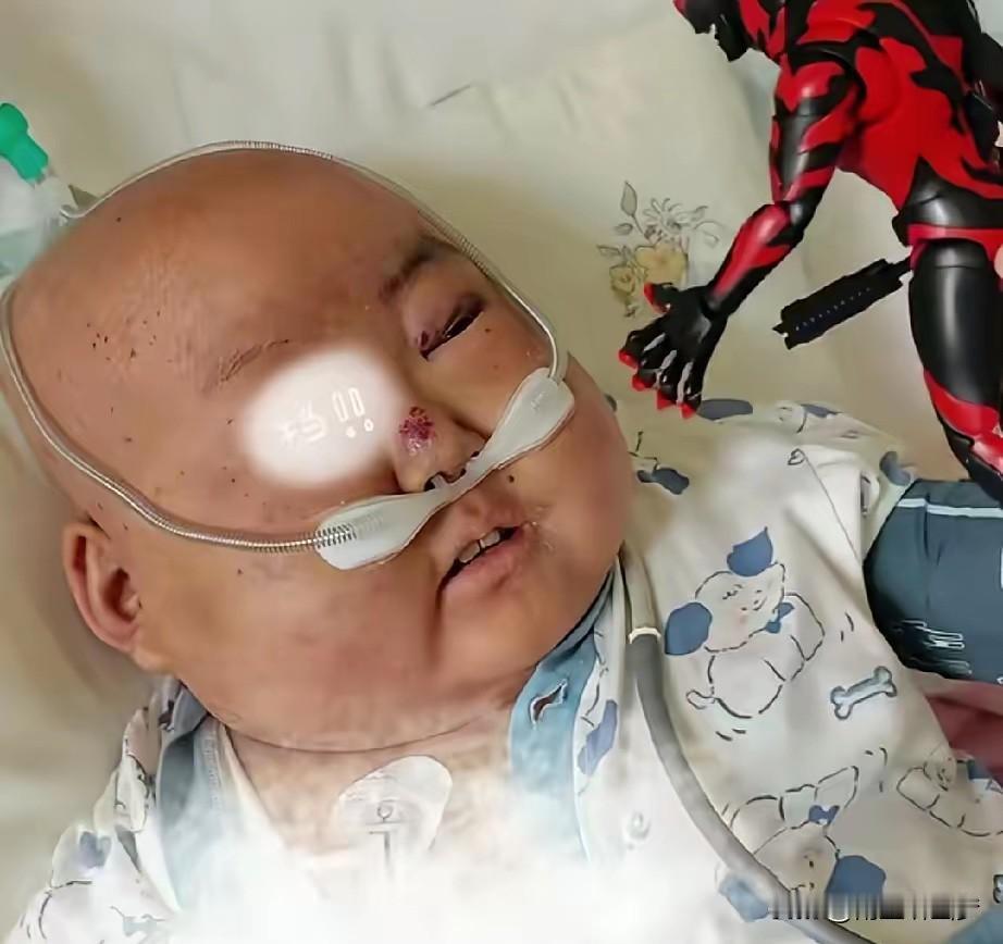 泪目！小豪豪手里的棒棒糖，甜得人心里发苦。四岁查出白血病，六年光阴多半耗在医