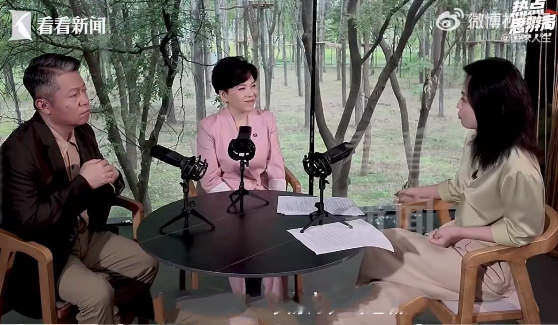 王曼昱这个问题，记者敢问，邓亚萍老师竟然还一本正经的回答[捂脸哭]记者问：在亚运