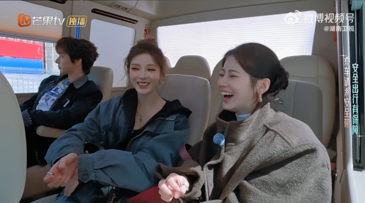 别人拿证靠技术，张予曦拿证靠“脸皮”。虽然证到手了，但偶像包袱碎了一地。张予曦得