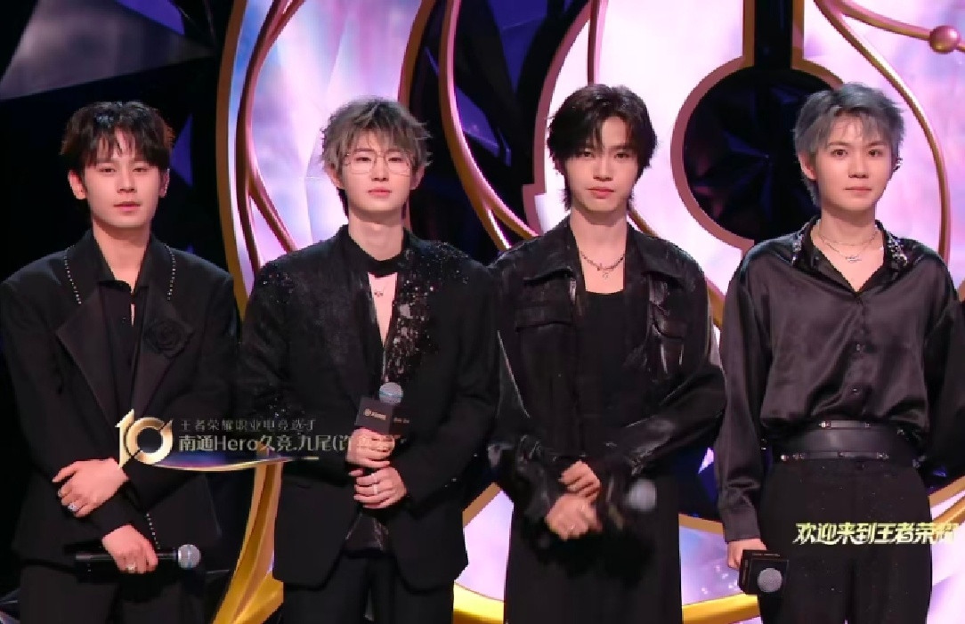 娱乐KPL颜值天团跳扫腿舞KPL跳扫腿舞了​我的天哪KPL最帅的跳扫