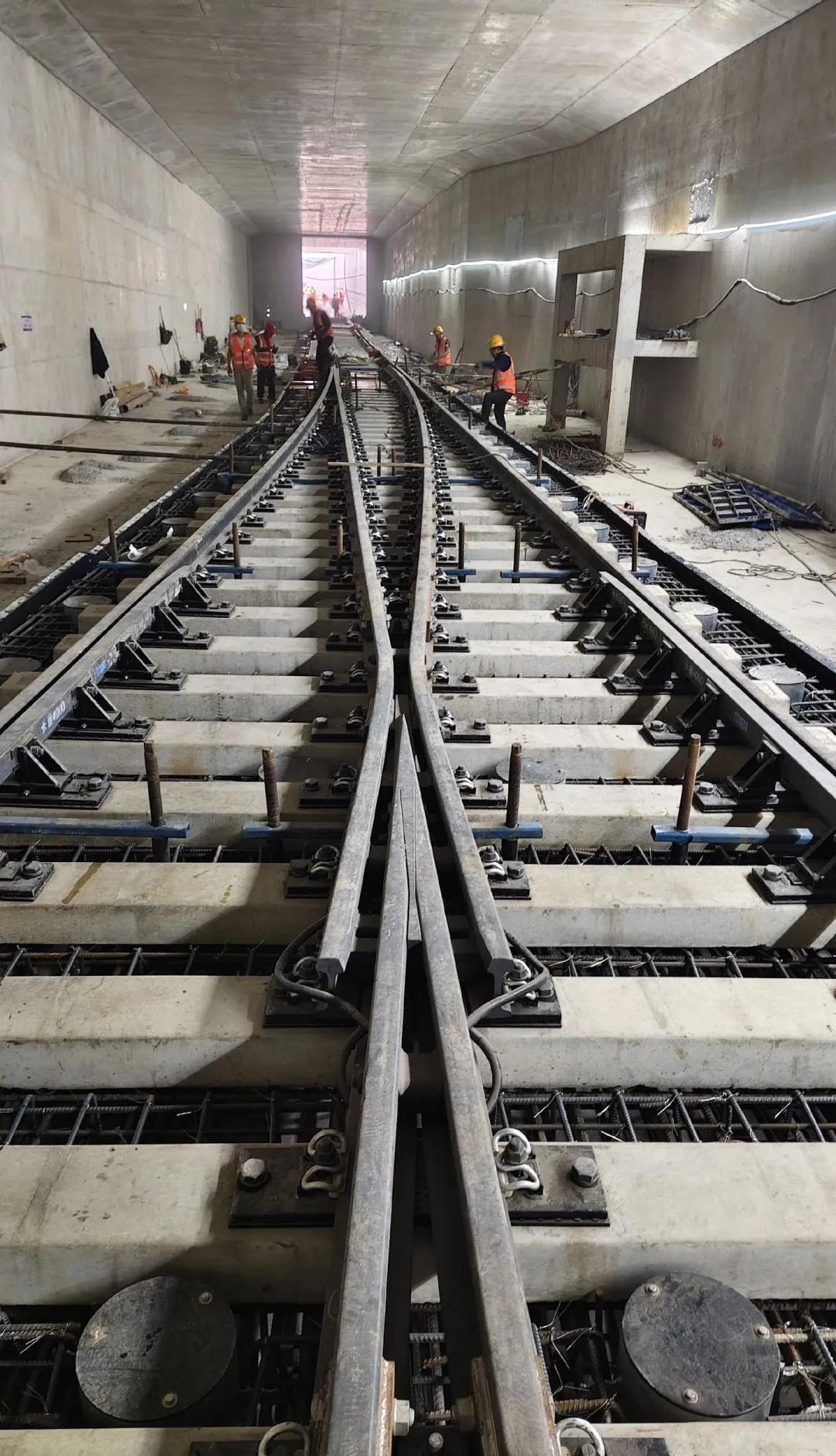 宁波10号线铺轨1标新大U型盾构区间宁波地铁