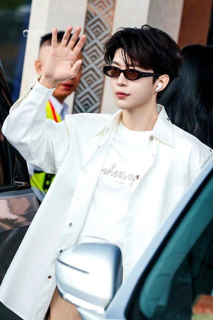 陈立农范丞丞跑男同队 谁来算算这是农农第几次上跑男，一点没变完全青春男大！是谁从