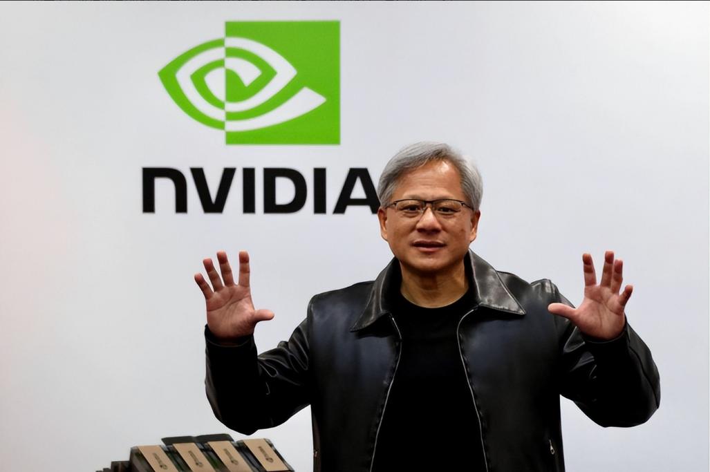 不出所料，黄仁勋的心态一夜崩了！明面上他怒喷的是美国出口管制，而实际上他破防的恰