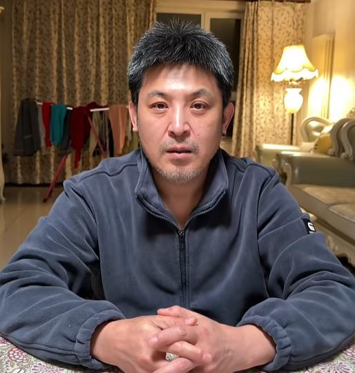 55岁孙涛，一夜白头。不是因为拍戏，而是被一群看不见的“枪手”围剿了20多天。