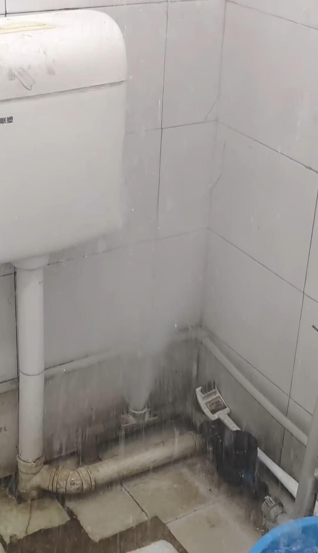什么时候才能解决水垢问题？什么时候才能解决水垢问题？装修最怕突发隐患，靠谱更