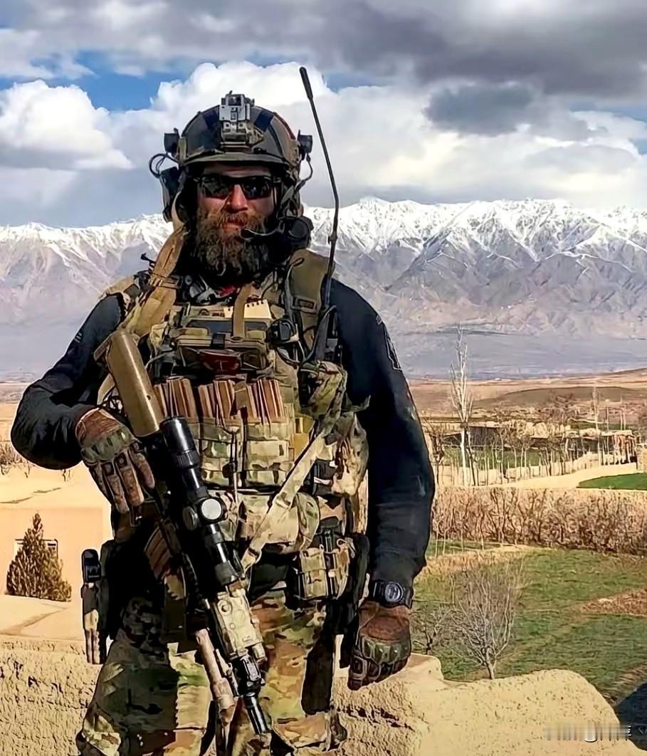 留着大胡子的士兵