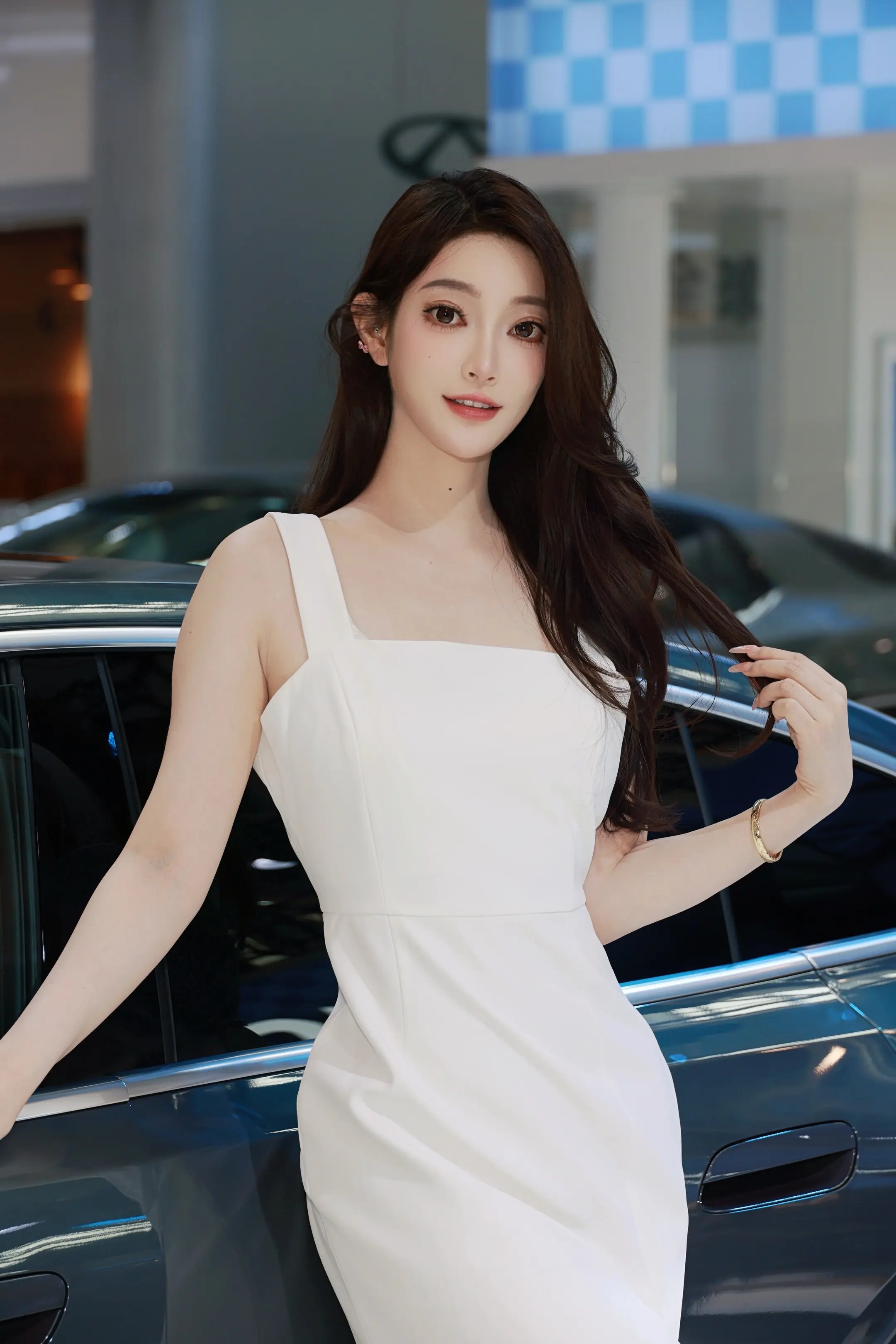 御姐穿搭 车展车模 秀身材穿搭 车模星甄选  美女车模