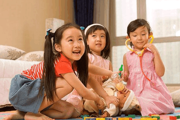 孩子这3种聪明表现, 可不是情商高, 妈妈可不要顾着高兴忽略大问题