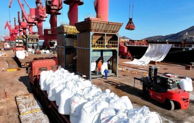 印度彻底睡不着了，中国一纸化肥出口管制，为什么比断供芯片还让莫迪政府难受？ 