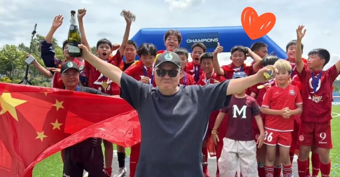 董路在上海训练时，“捡”到一个从郑州赶来的好苗子，没填表、没正式测试，只问了孩子