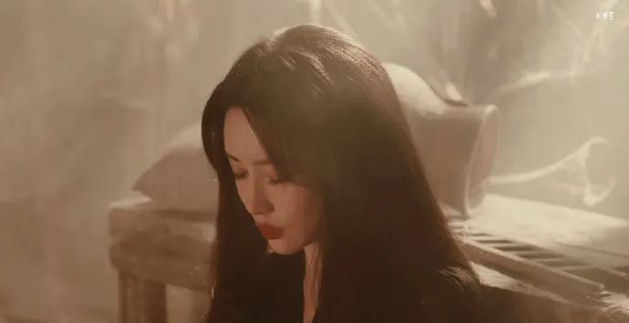 孟子义在镜头前那一幕震撼人心的“血泪”画面，背后藏着鲜为人知的较真与坚持。不同于