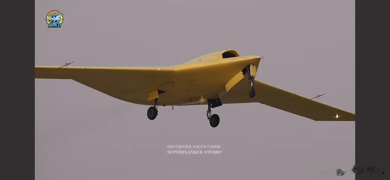 咱妈真是把无人机给玩儿出花来了！不知下一个出场的又会是哪位幸运儿？