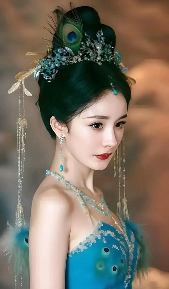 杨幂极度的坦诚就是无坚不摧杨幂的“极度坦诚就是无坚不摧”，不仅是通透清醒的人生