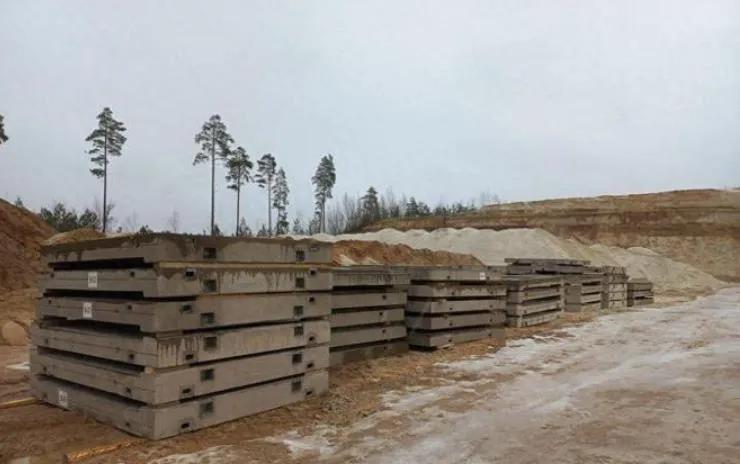 爱沙尼亚正式启动“波罗的海防线”工程，开始在东南部靠近俄罗斯边境地区部署首批混凝