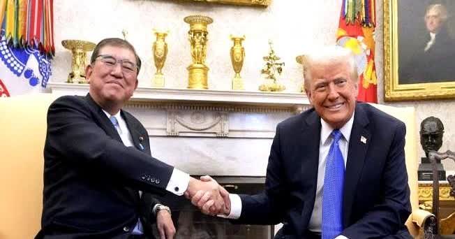 这下日本和欧盟傻眼了吧，当初美国暂停90天关税，本来想拉着这些小兄弟对付最危险的