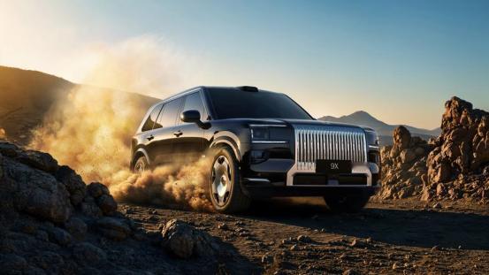 很多人看不起的吉利，实际上早已打造出一个庞大的汽车版图！它不仅是奔驰的最大股东，