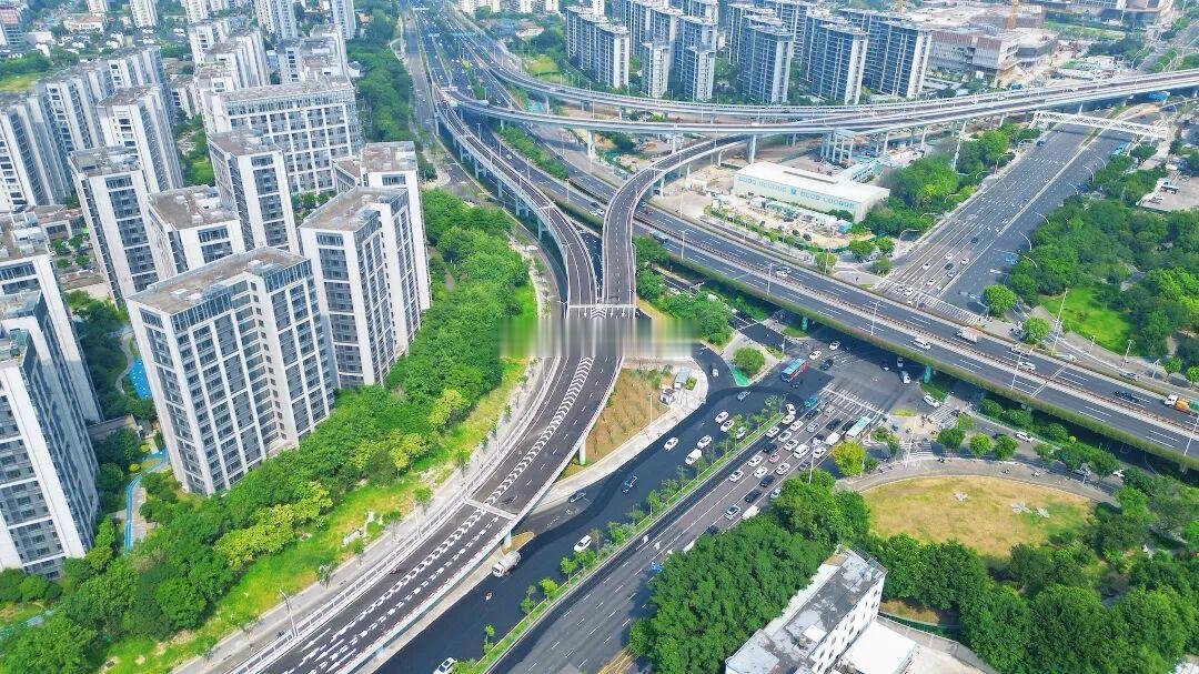 福州城投：对标厦门建发、国贸等行业标杆，提升在地产行业知名度加快闽都大桥、工业-