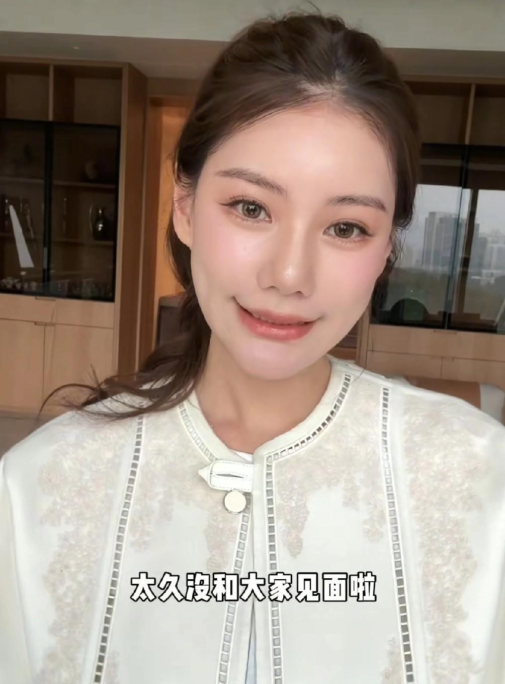 马筱梅太给汪家长脸了，已经有品牌方开始邀请她做专场了，也就一年多时间，从一个素人