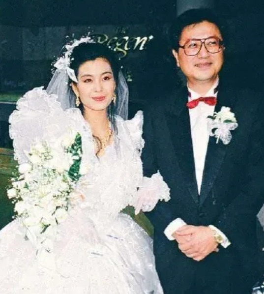 我婚前交往过20个男友，但我没病，我很干净，是个干净的宝宝。”能这么直白回答记者