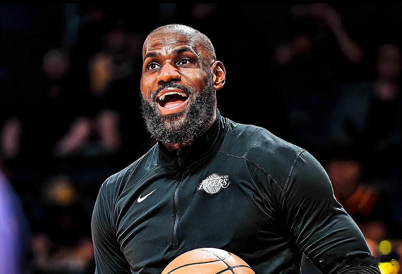 41岁詹皇面临终极选择！湖人5000万空间成关键，退役或最后一舞引全联盟疯狂