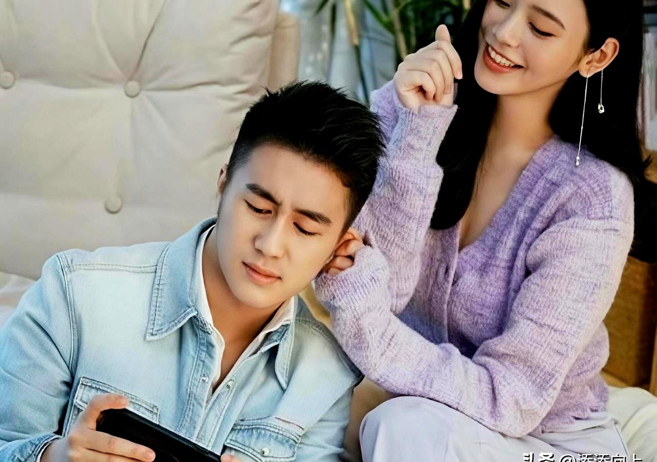 为啥综艺里何猷君也跟着叫奚梦瑶“小明”？这事听着像玩笑，背后其实有点来头。奚梦
