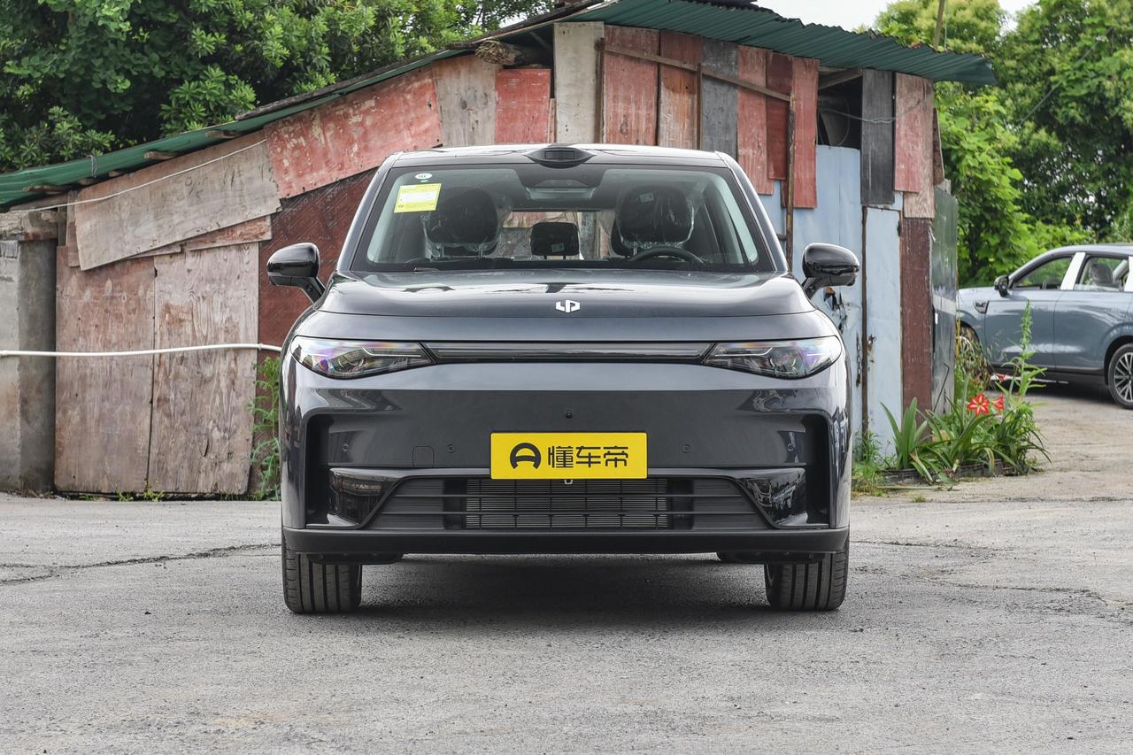 昨天开C10从北京回老家，320公里高速，出发前表显520km，空调22度，四个