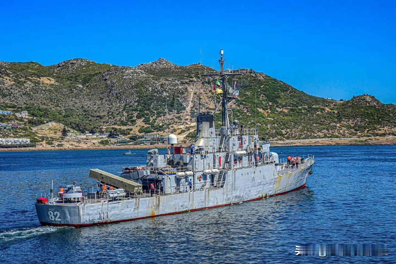 唉，这就是看不起我们武器的下场！[汗][汗][汗]参加南非金砖国家军演的伊