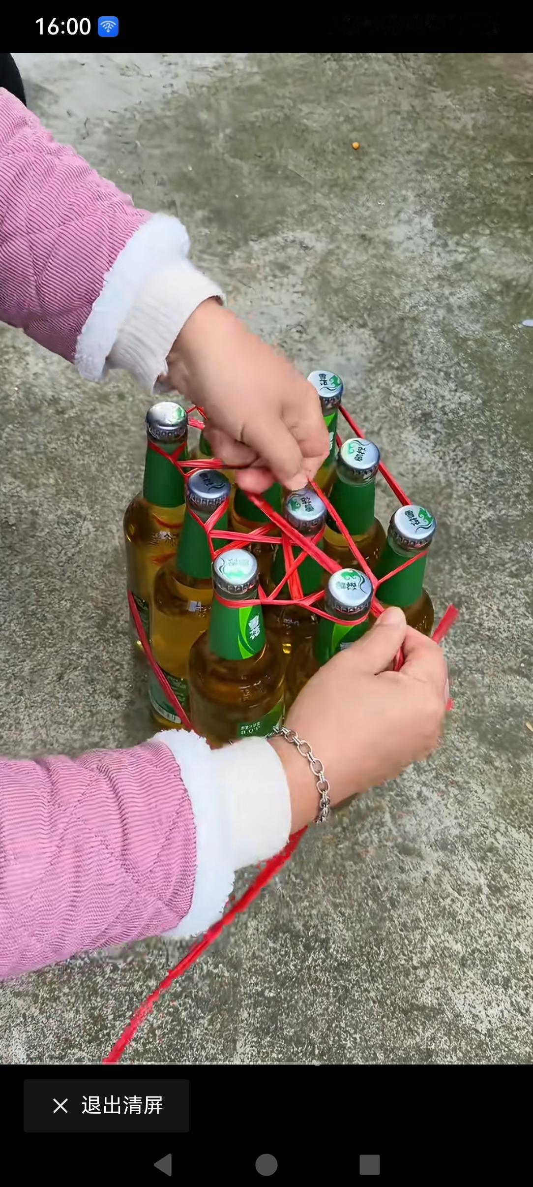 喝过这种包装的啤酒的有没有，家人们。还是以前喝这种啤酒的味道纯正！还是现在的人们