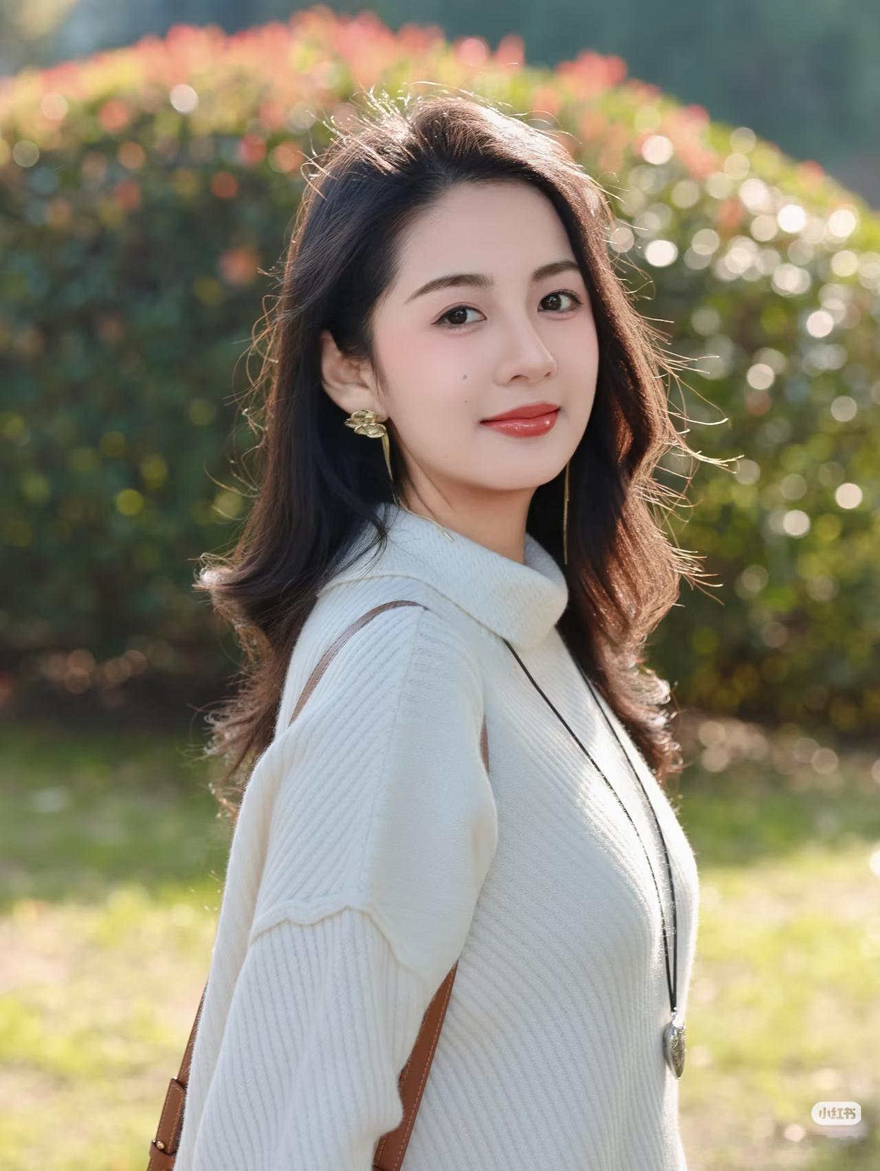 人性照妖镜，“人人都骂特权，但人人都在寻找特权。”