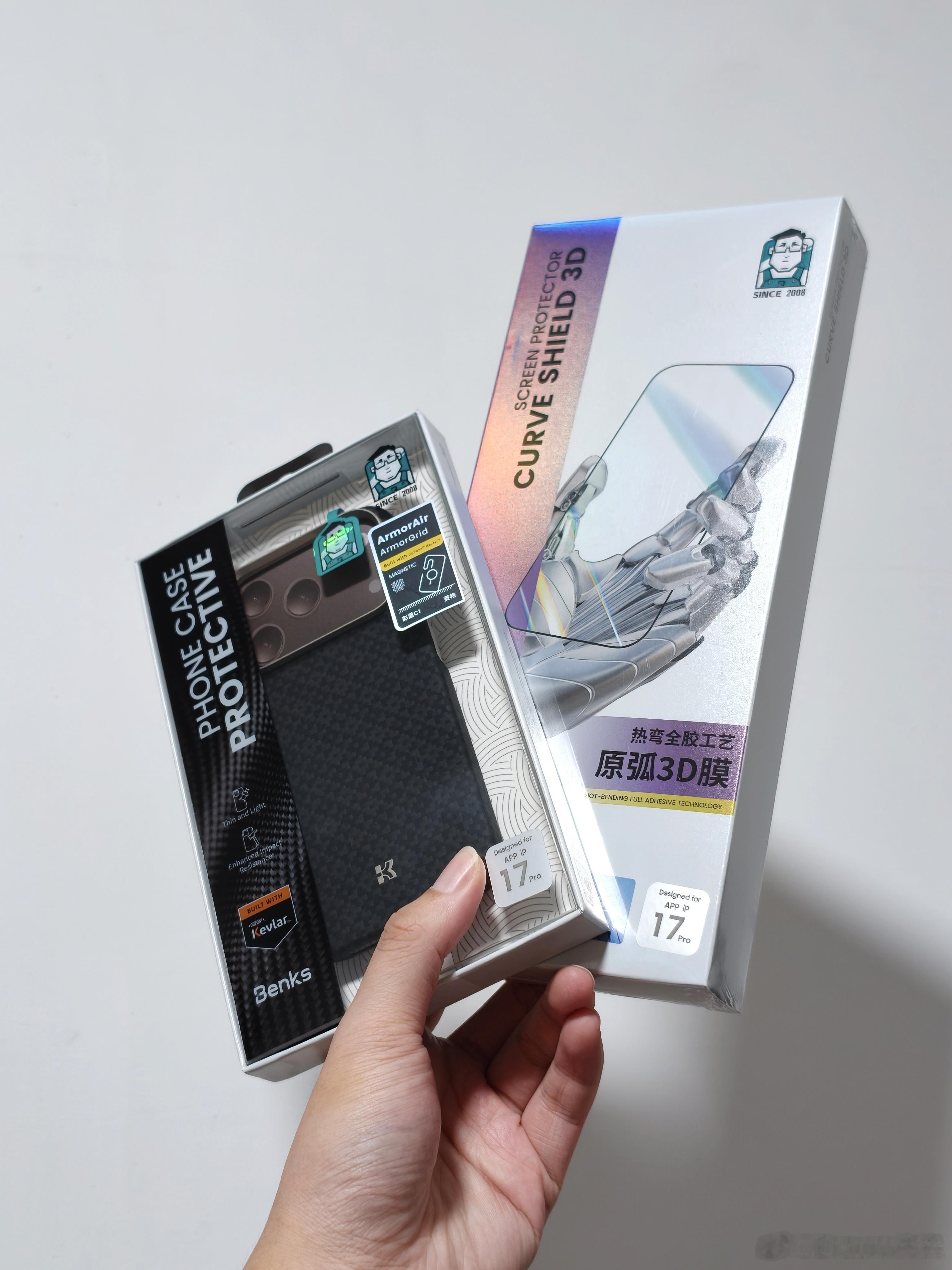 给iPhone17Pro换壳，Benks菱格凯夫拉纤维磁吸壳，19.2g，开孔