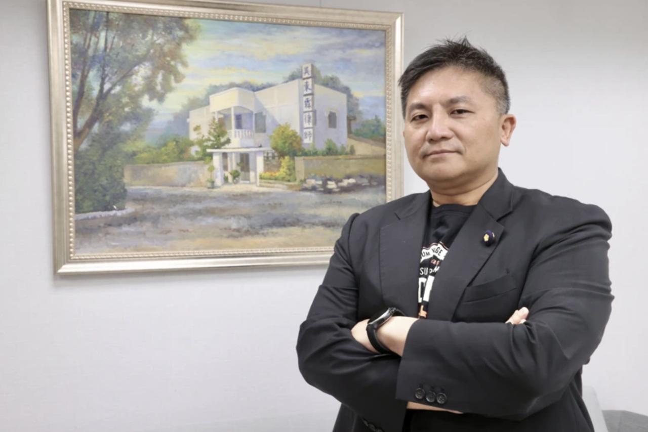 哈哈，笑死了。身份政治？在台湾省这种事也能成为话题？代表国民党参选宜兰县长的