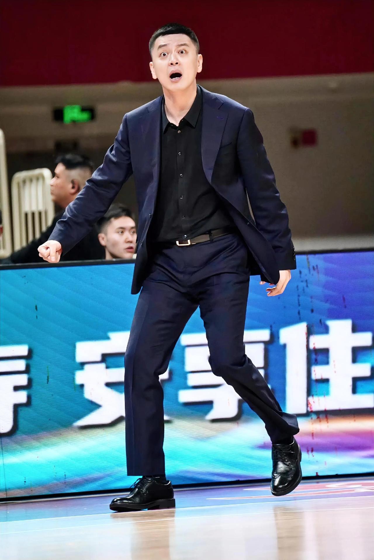 脸都不要了😅，辽宁队59-78惨败新疆，这三位必须为输球负责！1. 王岚钦，