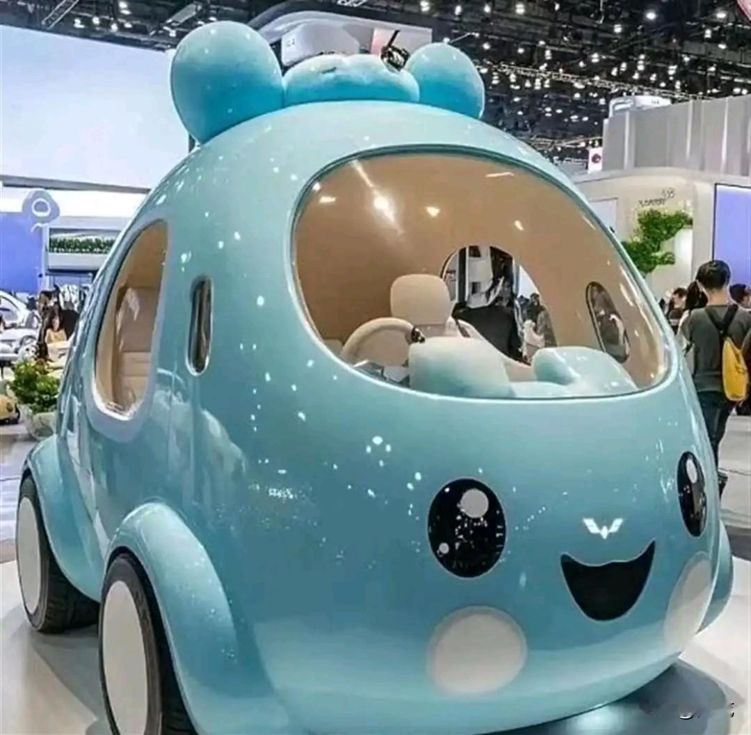 五菱“蛋蛋车”以1.2万元起步价入市，大幅低于宏光MINIEV等同级微型电车，甚