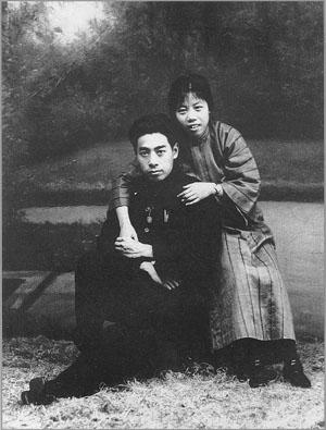 必须相信爱情那个男子清瘦，已经被阿米巴肝脓肿折磨了好久。高烧，昏迷，三天三夜。