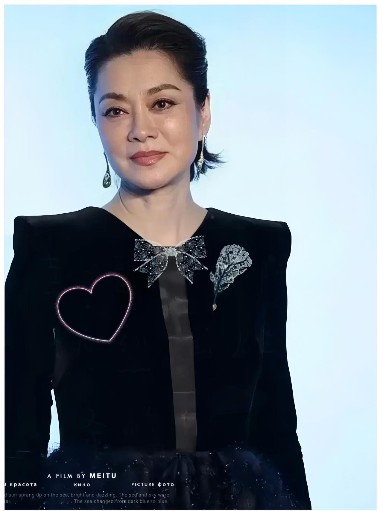 放弃上百亿的遗产，带儿女远赴美国，如今才知道毛阿敏有多聪明。260亿的遗产，说不