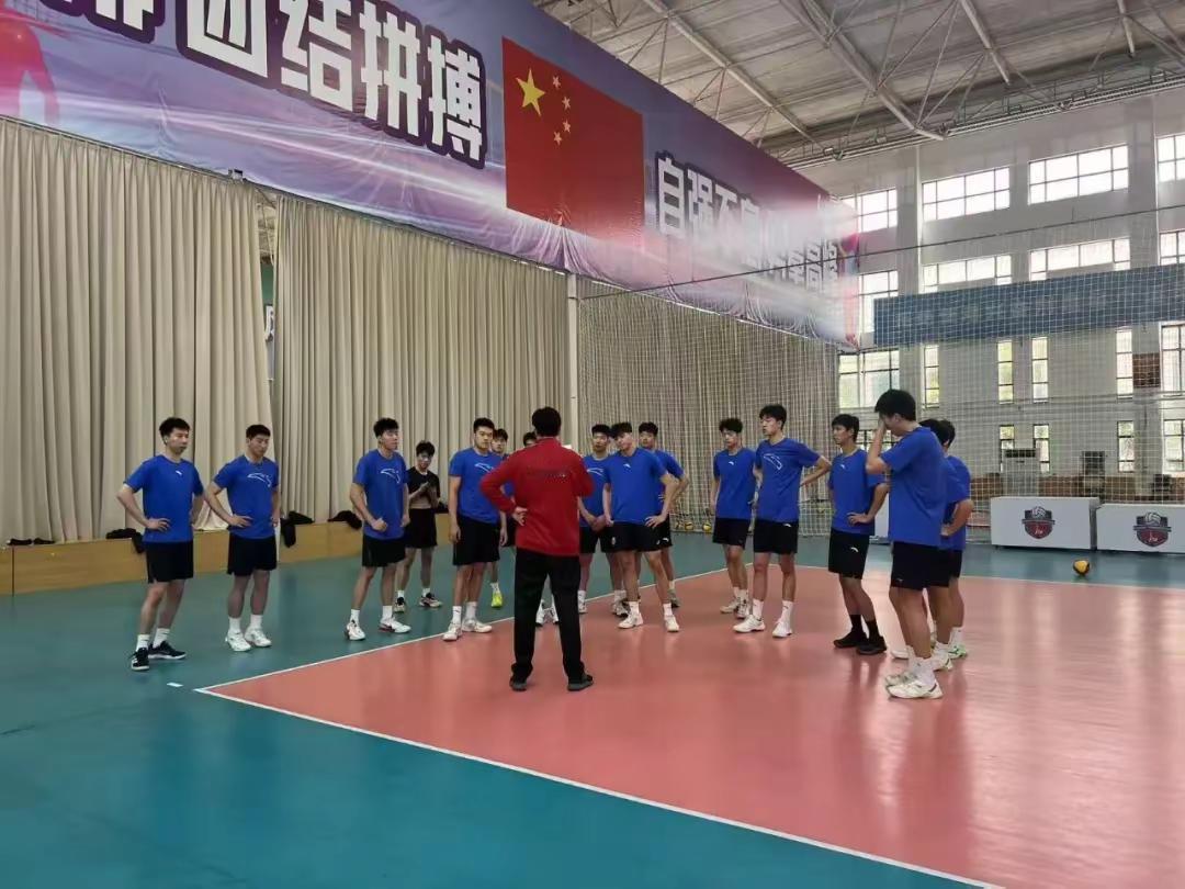 男排迎来新帅殷勇正式执教江苏男排!。近日,在刚结束了2025~2026中国男排