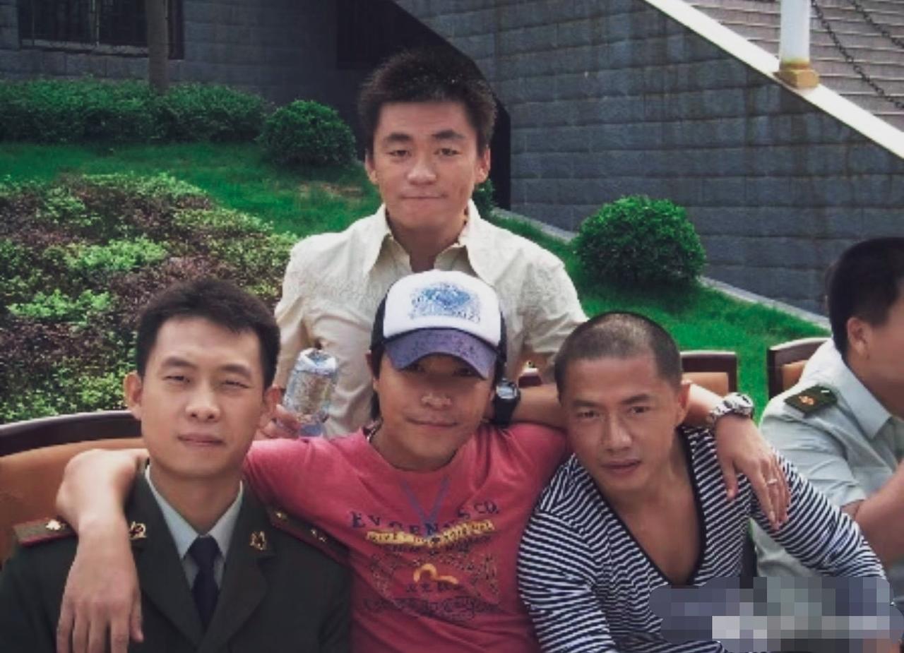 2006年，四位演员是电视剧《士兵突击》的主要演员。还能认出来吗？