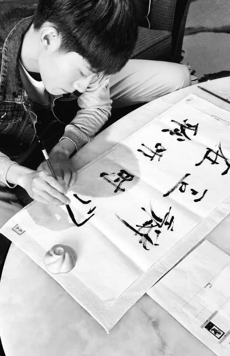 张一山的字好帅点进来之前，能有多帅呀，结果一看，不得不佩服，真的好帅呀，跟本人一