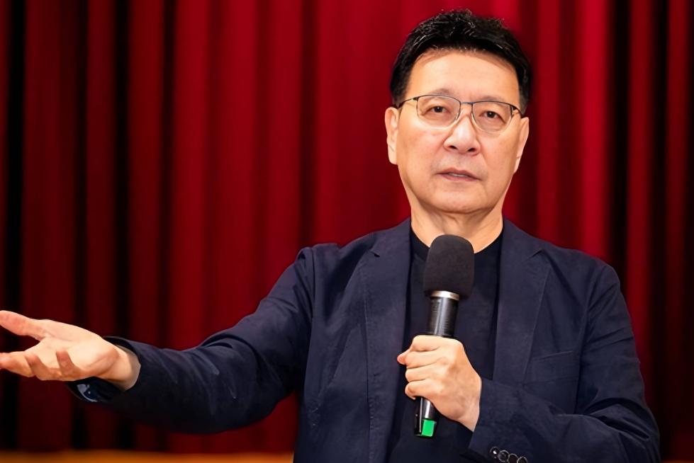 赵少康这招太阴了！赵少康这次玩过火了合成照片的事需要证据支持选举竞争