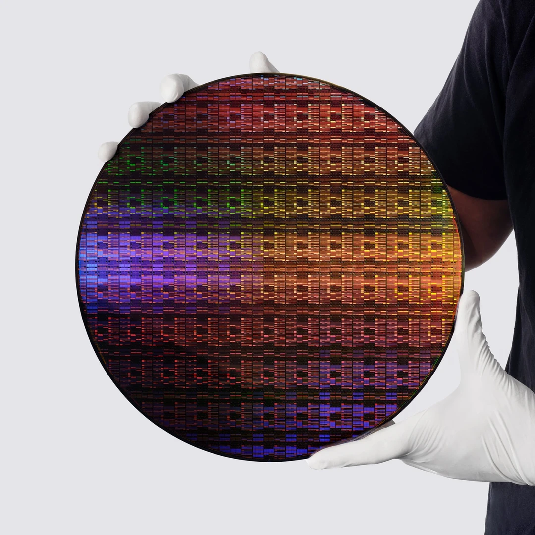 IBM 推出小于 1 纳米（0.7nm）的芯片
